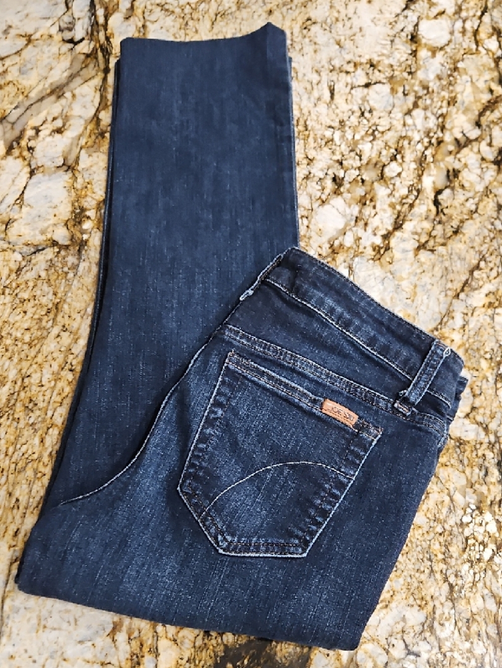 Joe's Jeans Women's Dark Blue Denin. Size 29" Inseam 24" Rise 9" - Picture 5 of 6